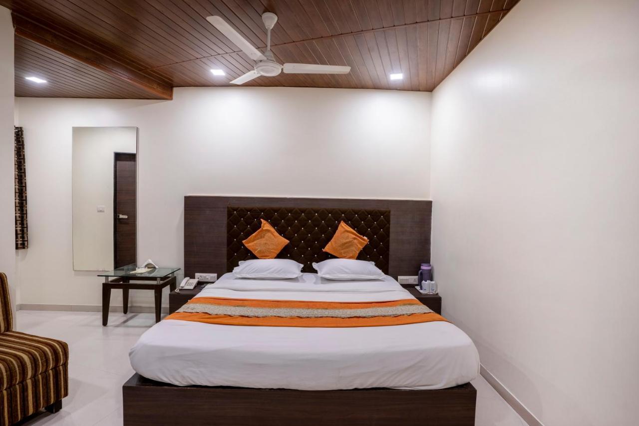 Hotel Ashish Ahmedabad Luaran gambar