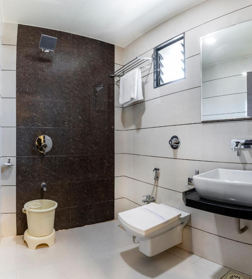 Hotel Ashish Ahmedabad Luaran gambar