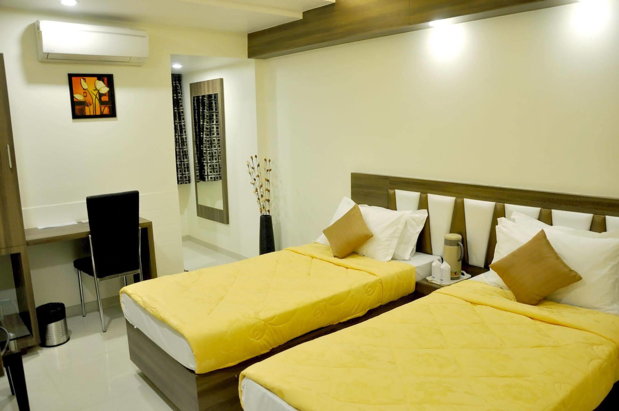 Hotel Ashish Ahmedabad Luaran gambar