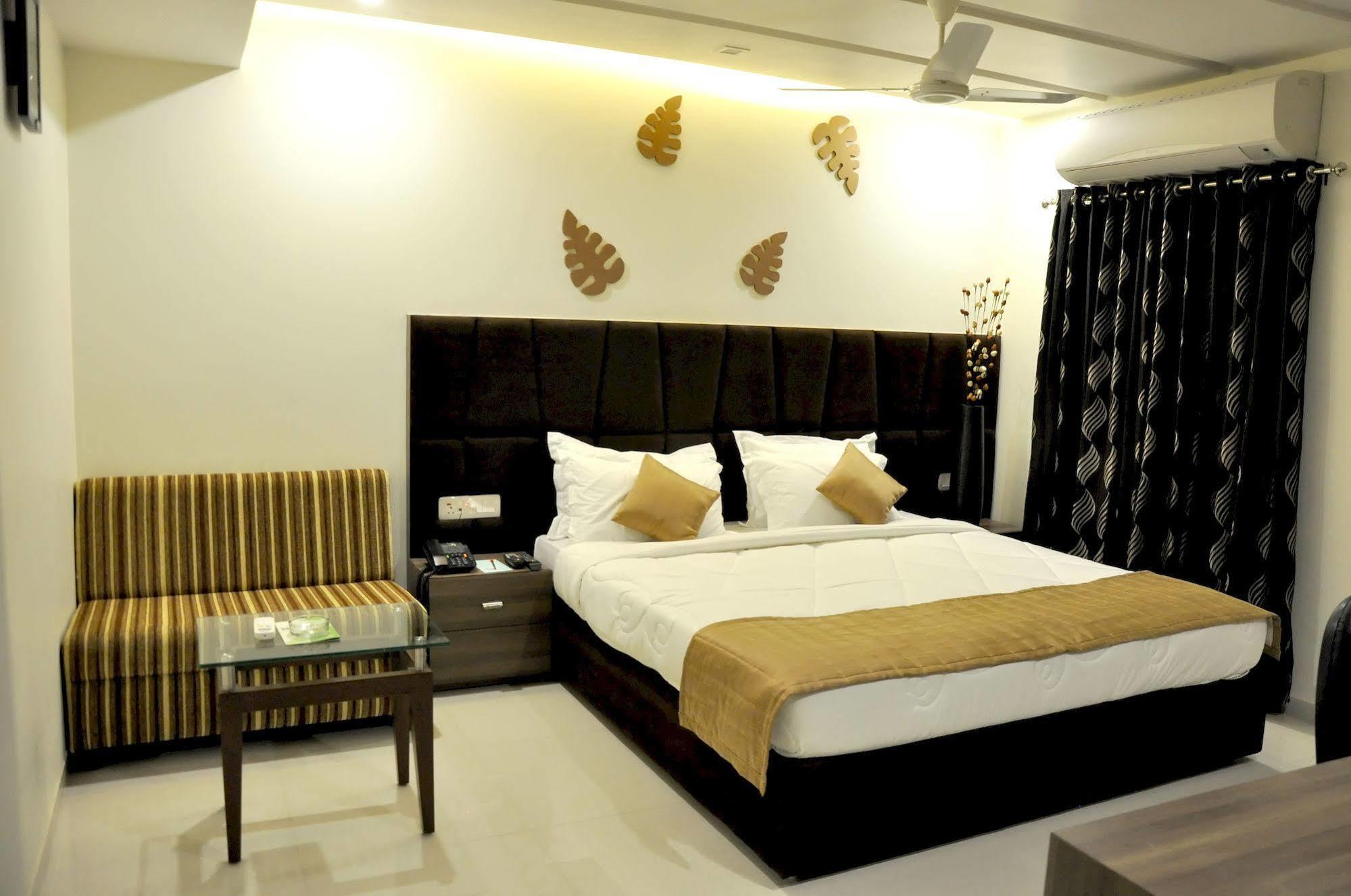 Hotel Ashish Ahmedabad Luaran gambar